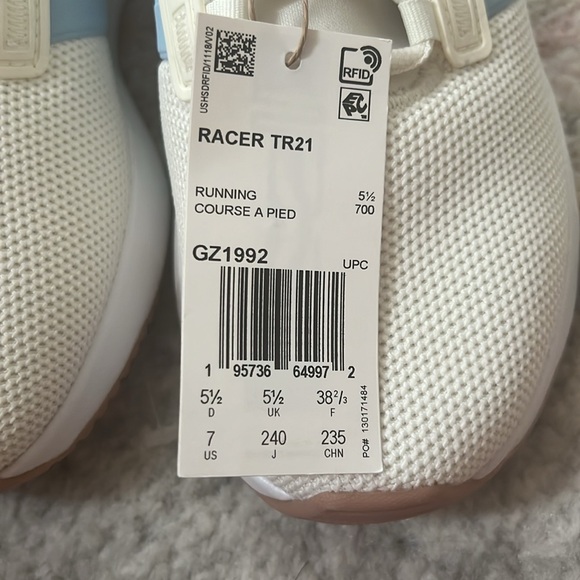 NWT! Adidas sneakers - Picture 4 of 4